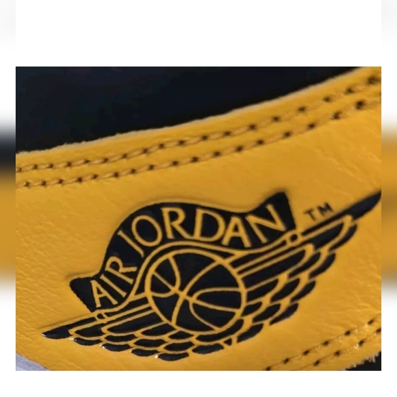 Nike Jordan 1 Retro High OG Yellow Toe (555088-711) Men's Size 10 New In Box - Picture 4 of 13